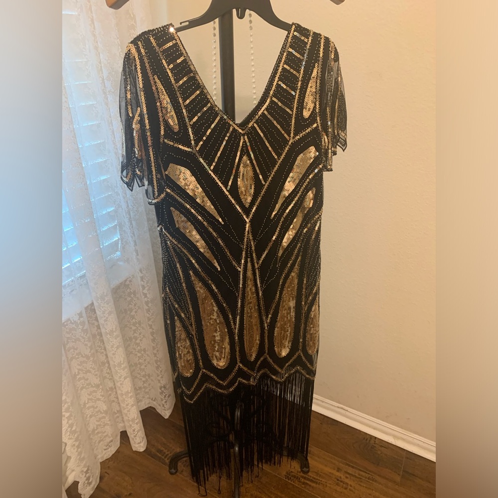 Black and gold flapper dress